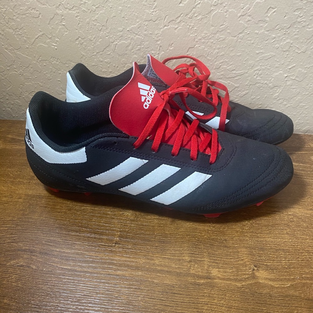 Men’s soccer Cleats size 11